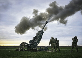 Болгария тайно поставляла  боеприпасы и топливо Украине