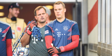 «Бавария» уволила друга Нойера