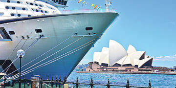 Круизный лайнер не пустили в Австралию из-за микроорганизмов