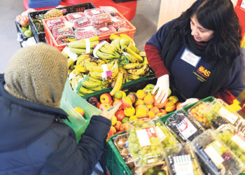 Бесплатных продуктов не хватает нуждающимся