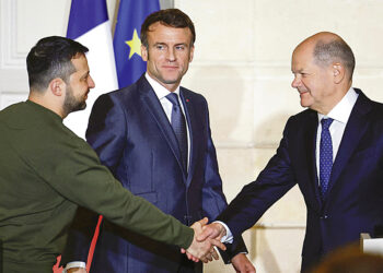 Трое в двух лодках