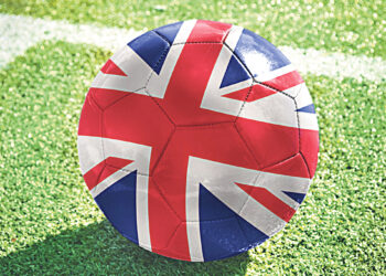 Англия снова впереди