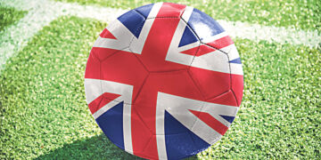 Англия снова впереди