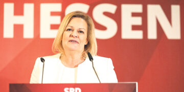 Нэнси Фезер хочет стать  премьером Гессена