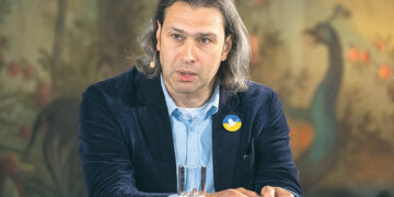 Оркестр на фоне столетий: Владимир Юровский