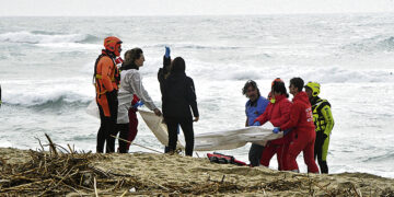 Более 60 беженцев погибли у берегов Апеннинского полуострова