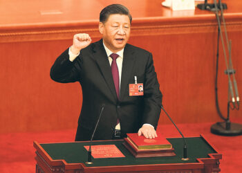 Си Цзиньпин переизбран  на третий срок и метит в миротворцы