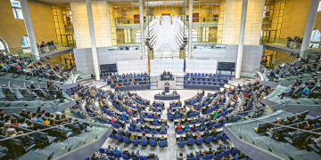 Правящая коалиция избавляется от конкурентов