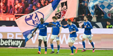 «Шальке» помог себе и «Баварии»