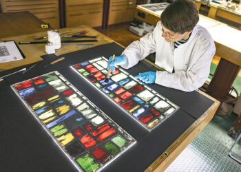 Германия помогла отреставрировать витражи Нотр-Дам