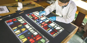 Германия помогла отреставрировать витражи Нотр-Дам