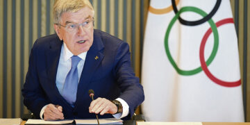 МОК попробовал допустить спортсменов из РФ