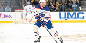 «Бостон» и Макдэвид –  герои «регулярки»