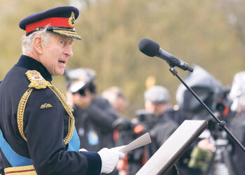 Карл III готовится к коронации