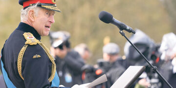 Карл III готовится к коронации