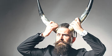 Рога украшают человека