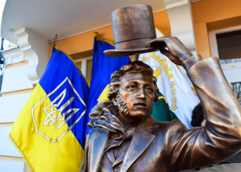 «Пушкинопад» в Украине:  снести нельзя оставить