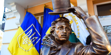 «Пушкинопад» в Украине:  снести нельзя оставить