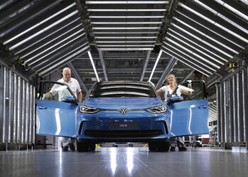 Автомобиль становится  для немцев роскошью