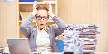 Бюрократии меньше,  но все на неё жалуются