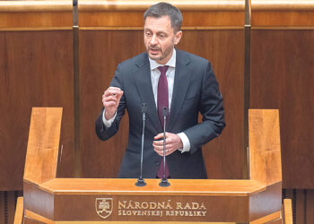 Премьер-министр Словакии подал в отставку