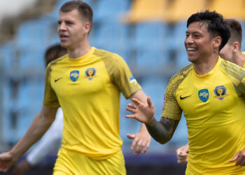 Кто в Европу,  кто в стыки