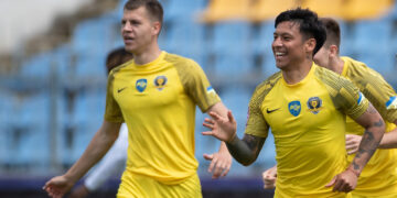 Кто в Европу,  кто в стыки