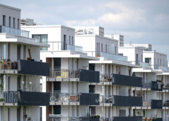 Немецкая недвижимость  дешевеет второй квартал  подряд