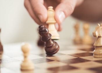 Кто древнее – шахматы  или шашки