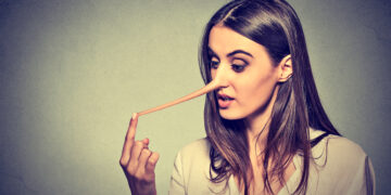 Исследовательницу честности обвинили во лжи