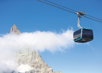 Из Швейцарии в Италию запустили канатную дорогу