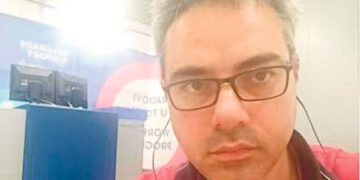 Сербия сутки не пускала в страну антипутинского активиста