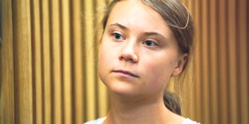 Грету Тунберг оштрафовали, но это не помогло