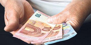 В Германии растёт число пожилых, получающих социальное пособие