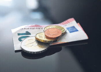 «За» и «против» новой ставки минимальной зарплаты