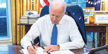 США выкупили у Ирана пять своих граждан иранского происхождения