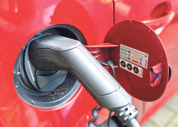 В ЕC расширят сеть зарядных станций для электромобилей