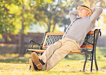 Ожидаемая длительность жизни мужчин приближается к женской