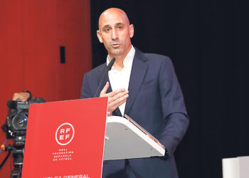 Скандал с поцелуем