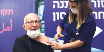 Израиль снова вводит коронавирусные меры