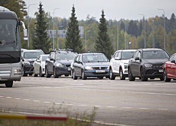 Россиян не пускают в Европу на машинах