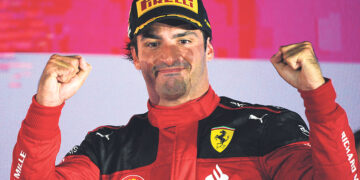 Сайнс притормозил Ферстаппена