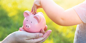 Храните деньги в сберегательных свинках!