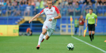 «Кривбасс»  шагает впереди