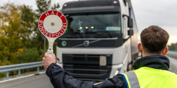 Пограничный контроль Германии с Польшей, Чехией и Швейцарией продлен до весны