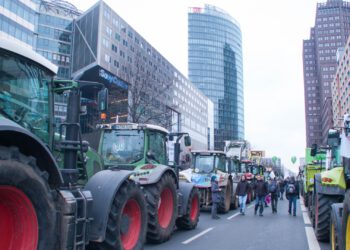 Берлин в блокаде, страна в шоке