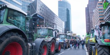 Берлин в блокаде, страна в шоке