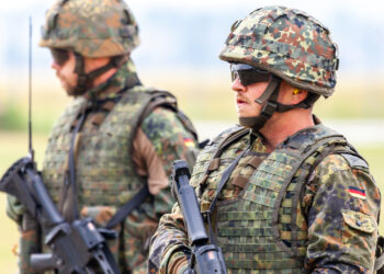 «Время маршировать самим»