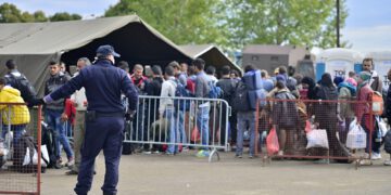 Волшебная карта помогает от лже-беженцев