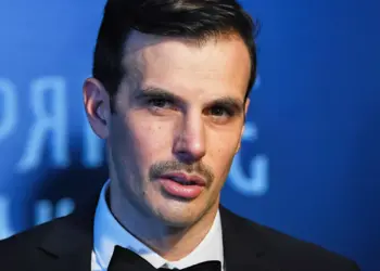 «Как причудливо тасуется колода»…